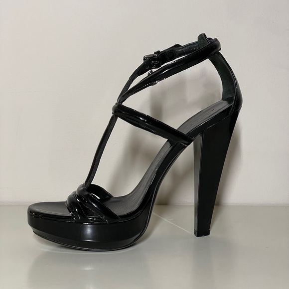 Burberry Heels - Picture 5 of 6